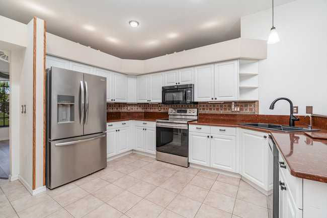 2725 SW 28th Pl, Cape Coral, FL, USA, 33914 - Thumbnail 5