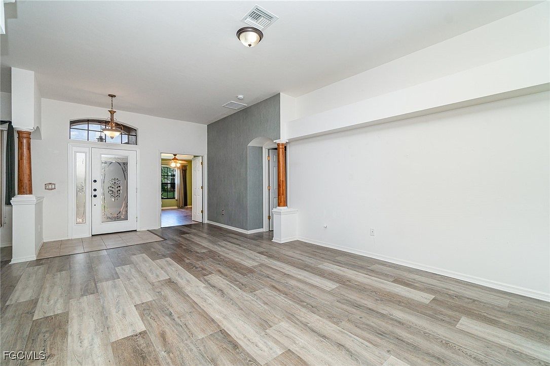 2725 SW 28th Pl Cape Coral, FL 33914 | Single Family