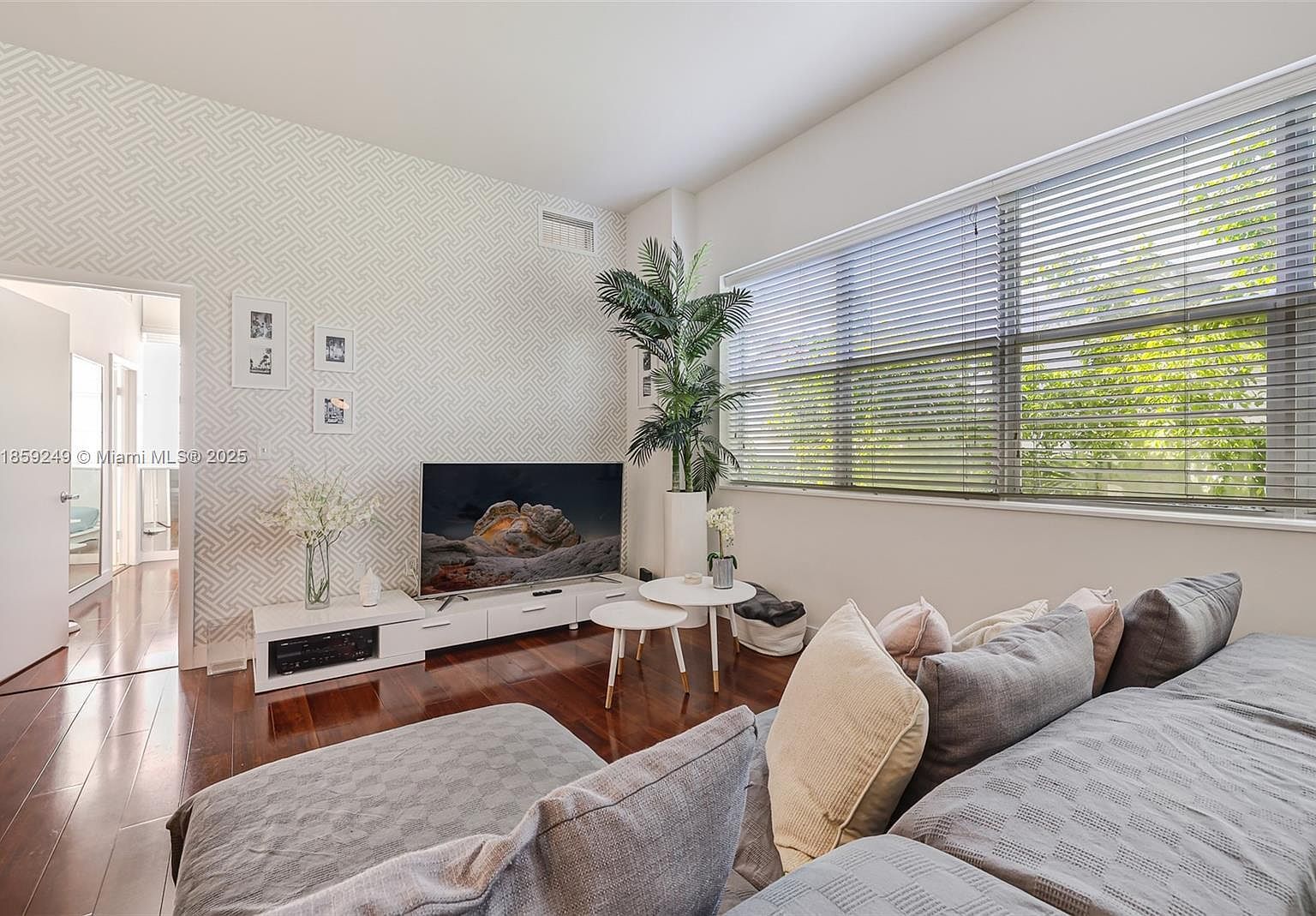 935 Euclid Ave APT 7 Miami Beach, FL 33139  | Condominium