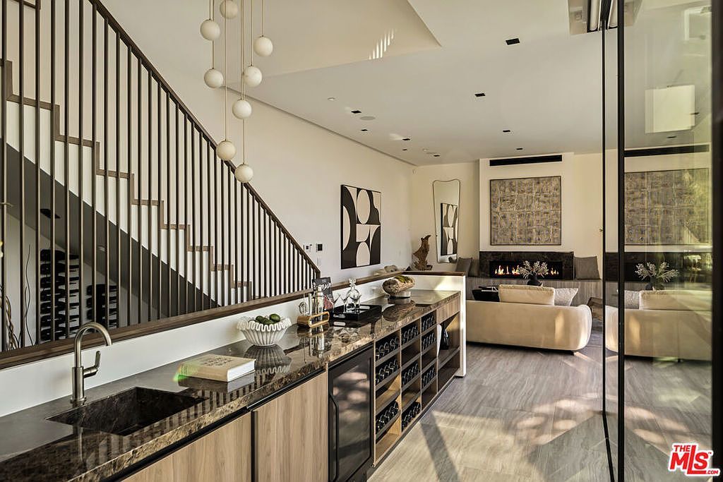 8777 W Hollywood Blvd West Hollywood, CA 90069  | Single Family