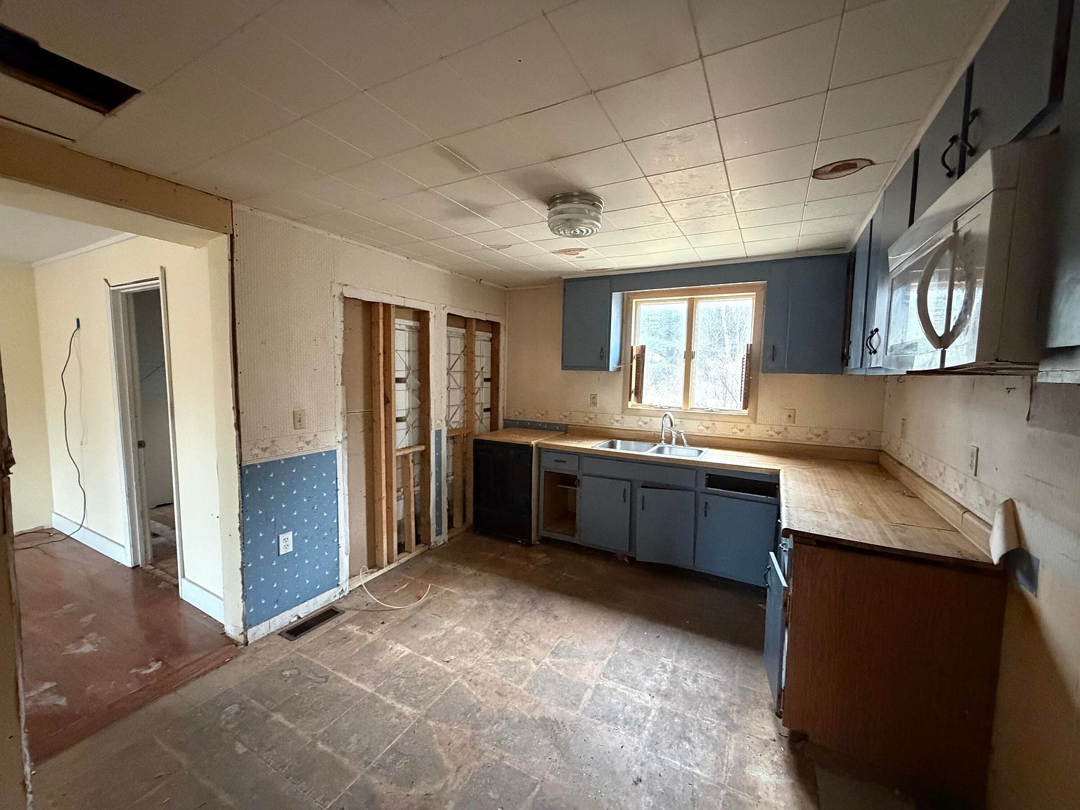 11 Houston Ln Brewer, ME 04412  | Single Family