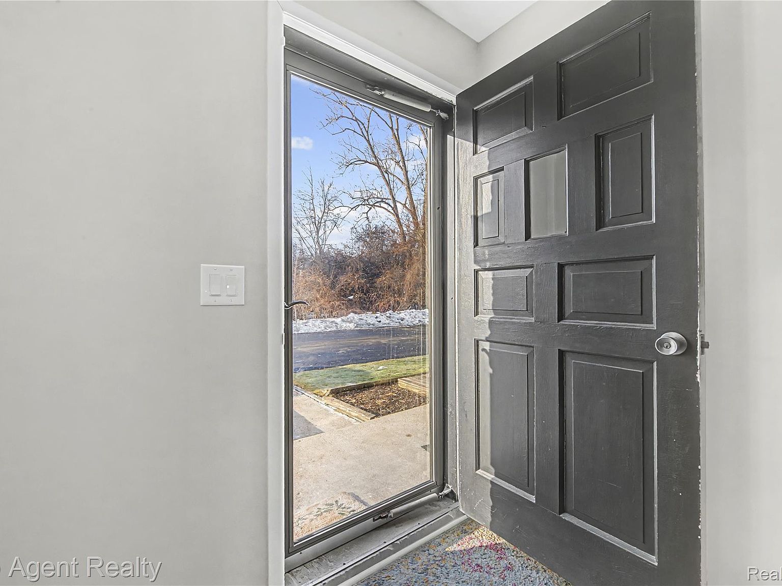 152 E Hickory Grove Rd Bloomfield Hills, MI 48304  | Condominium