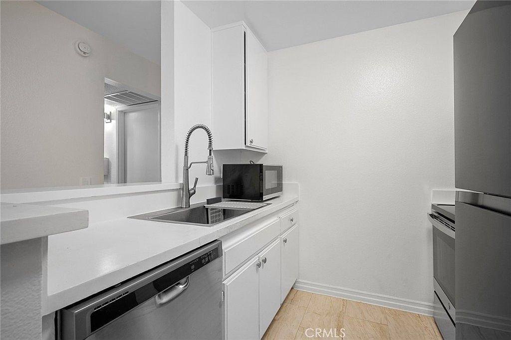 15425 Sherman Way #107A Van Nuys, CA 91406  | Condominium