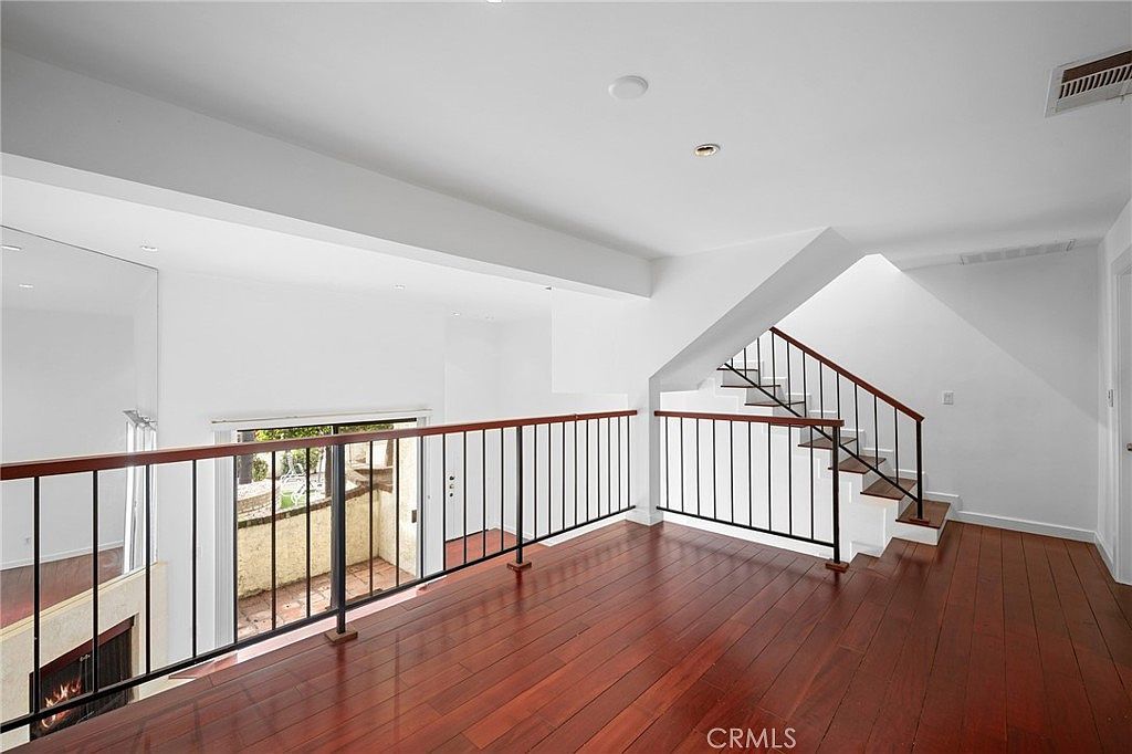 300 N Isabel St APT 10 Glendale, CA 91206  | New build