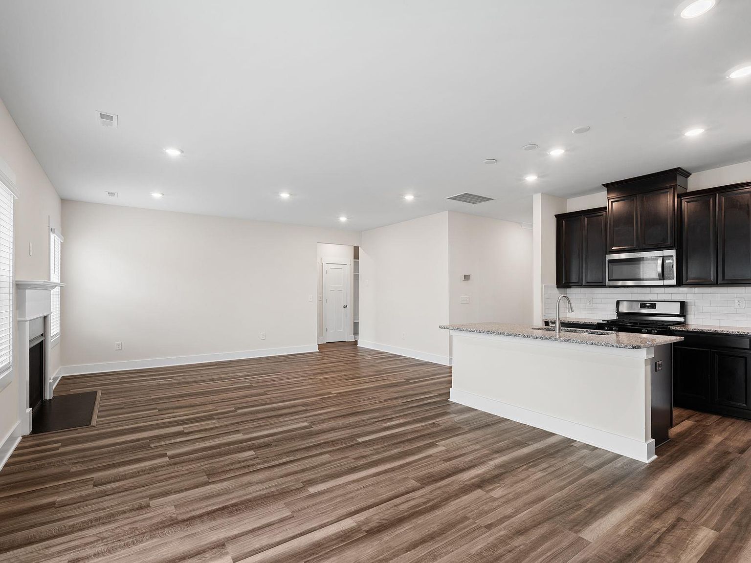 216 Pewter Cir Simpsonville, SC 29680  | Single Family