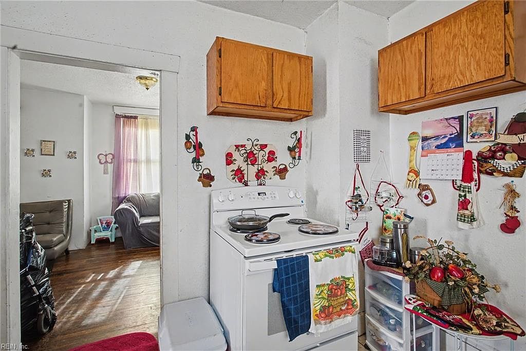 413 Chestnut St Franklin, VA 23851  | Single Family