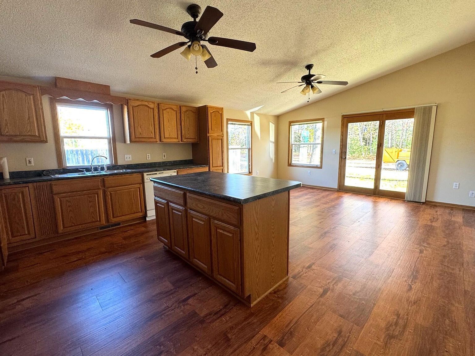 2385 W Houghton Lake Dr Houghton Lake, MI 48629 | Single Family