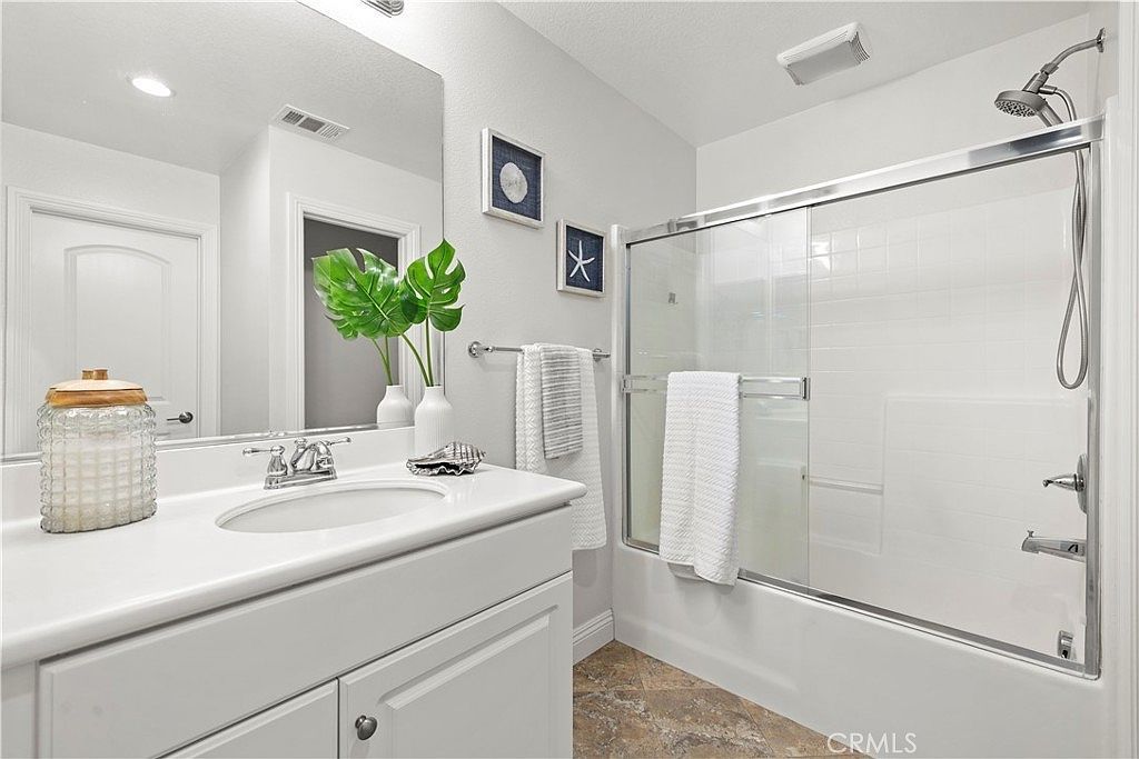 54 Hedge Bloom Irvine, CA 92618  | Condominium