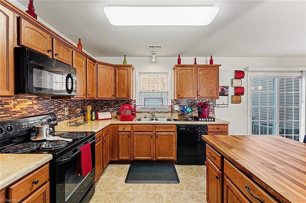 3869 Hickswood Creek Dr High Point, NC 27265  | New build