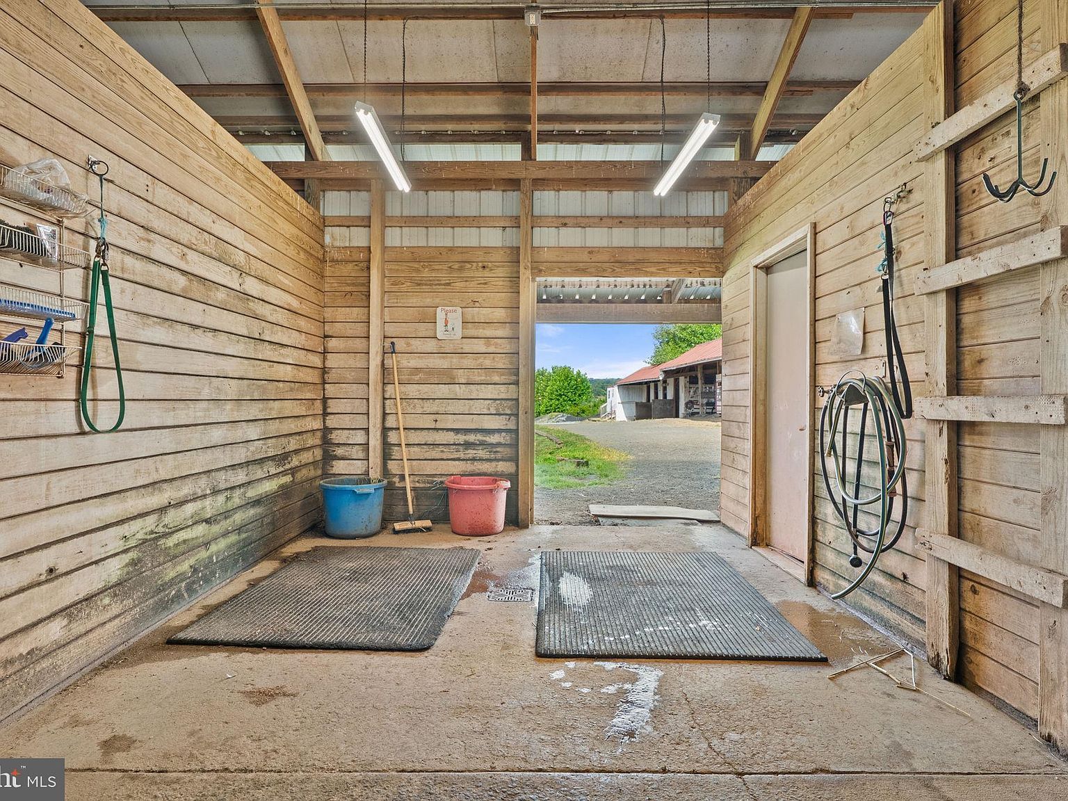 40332 Courtland Farm Ln Aldie, VA 20105  | Single Family