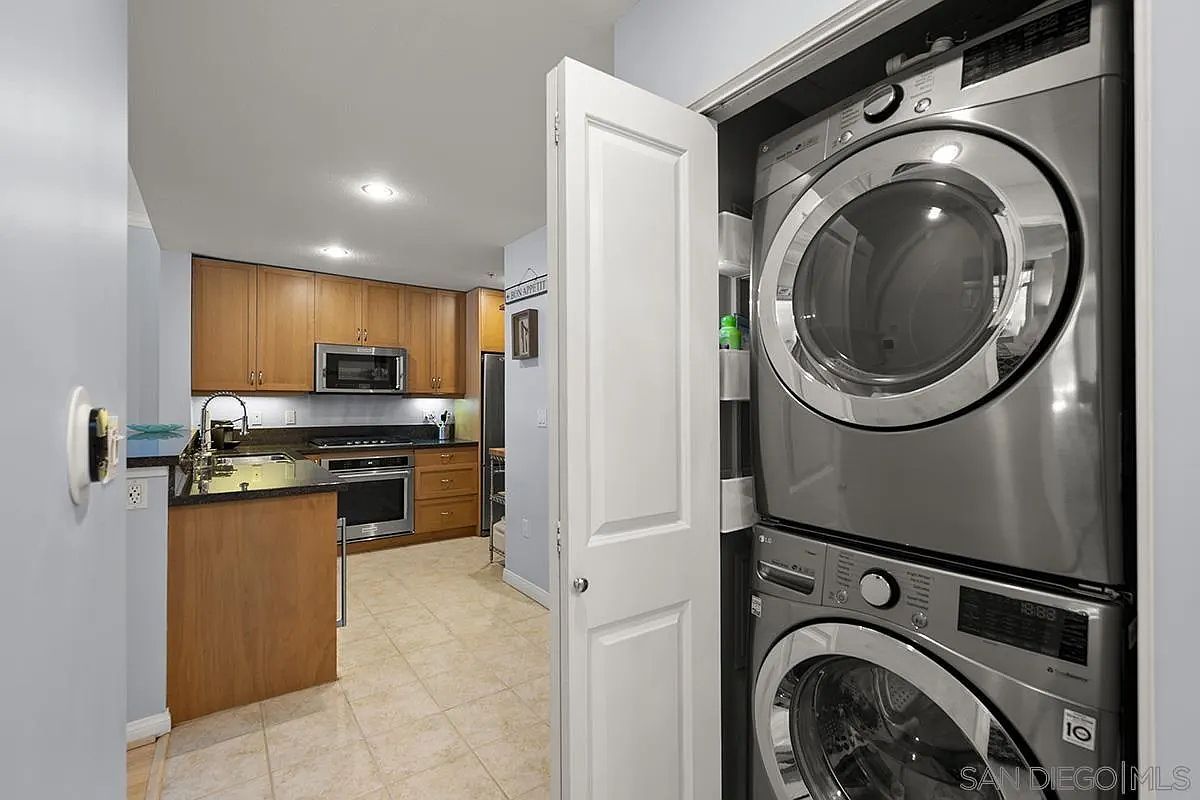 850 Beech St Unit 206 San Diego, CA 92101  | Condominium