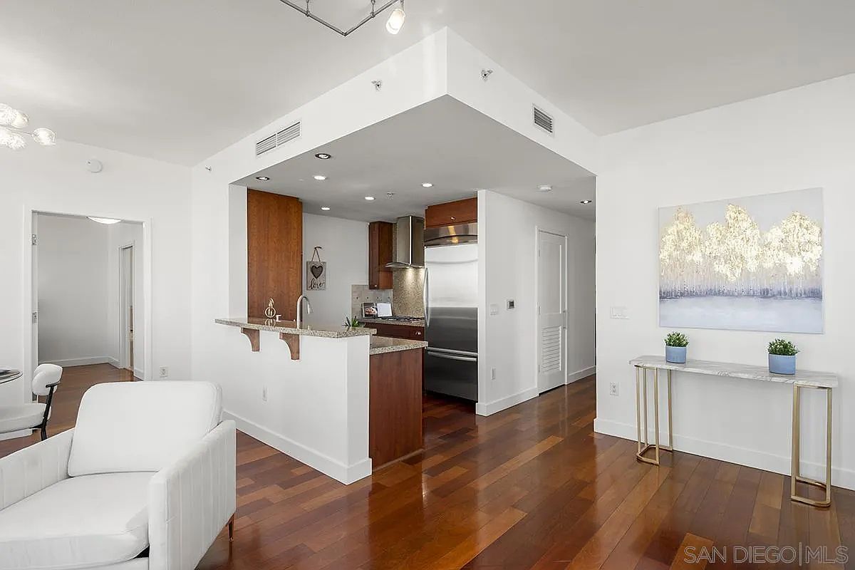 700 W East St Unit 1903 San Diego, CA 92101  | Condominium