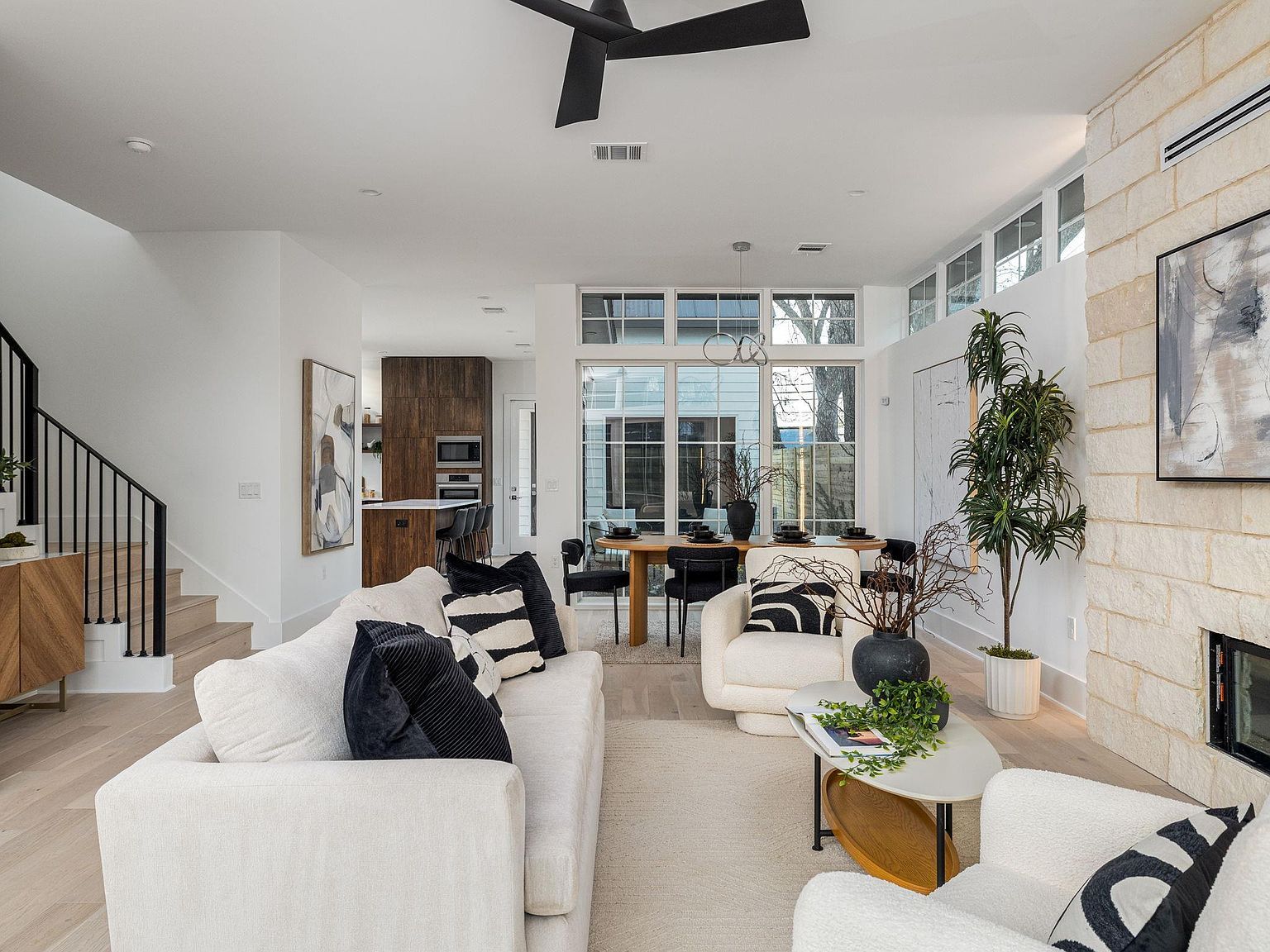 2618 E 4th St Austin, TX 78702  | Single Family