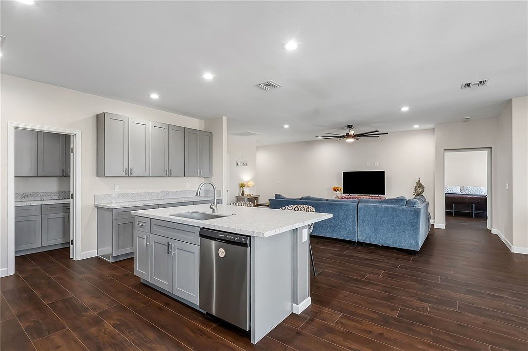 6093 S Lago Grande Dr Fort Mohave, AZ 86426  | Single Family