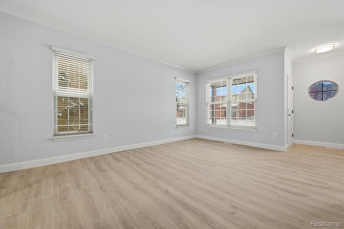 41160 Maplewood Dr Canton, MI 48187  | Condominium