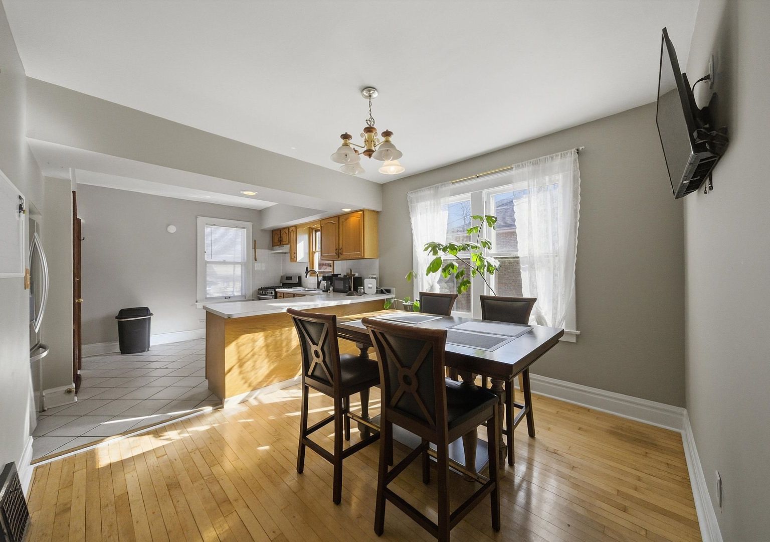 (undisclosed Address) Lyons, IL 60534  | Single Family