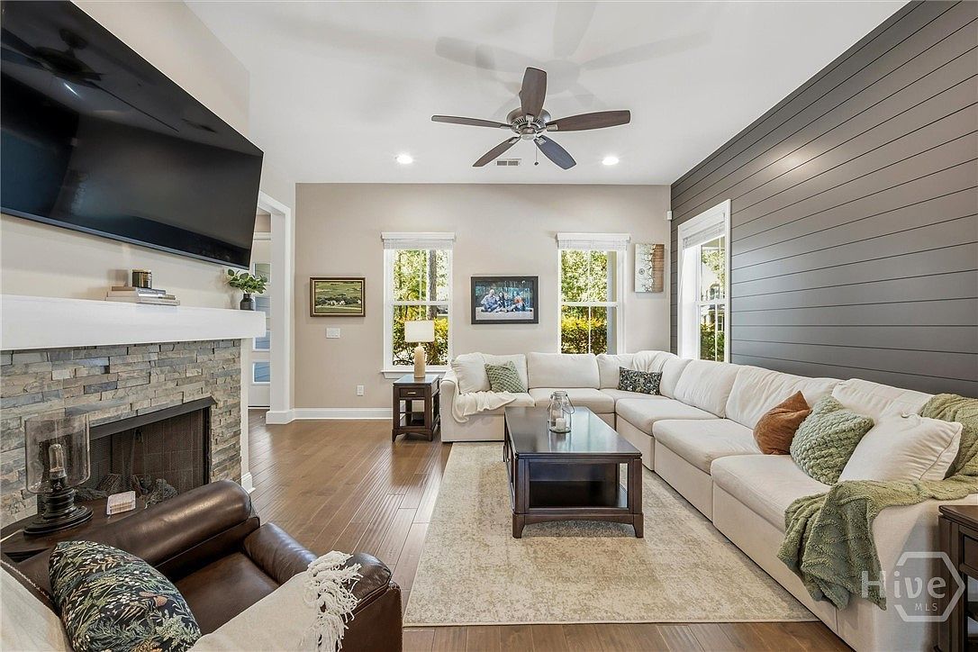 310 Blackjack Oak Dr Richmond Hill, GA 31324  | Single Family