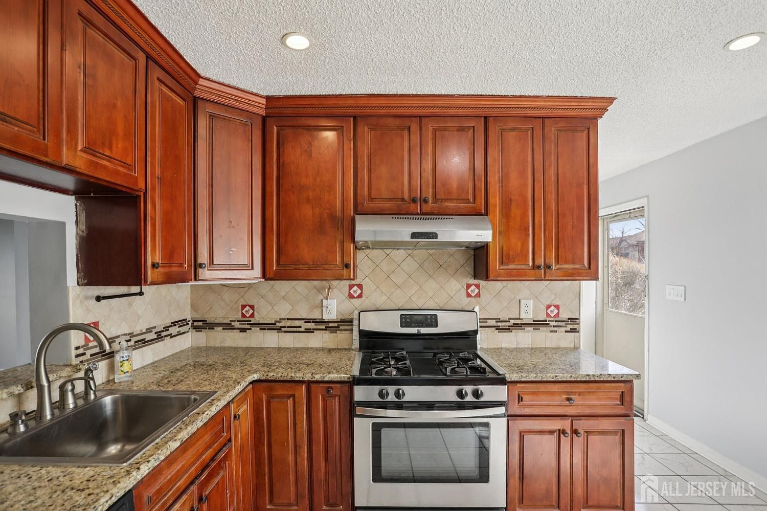 204 Hampshire Ct Piscataway, NJ 08854 | New build