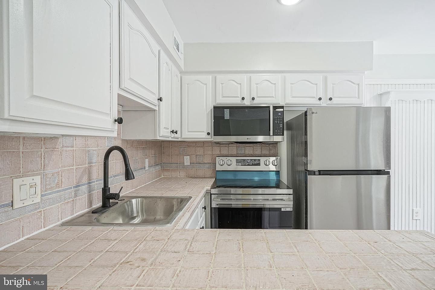 347 Oakwood Ave Glassboro, NJ 08028  | Single Family