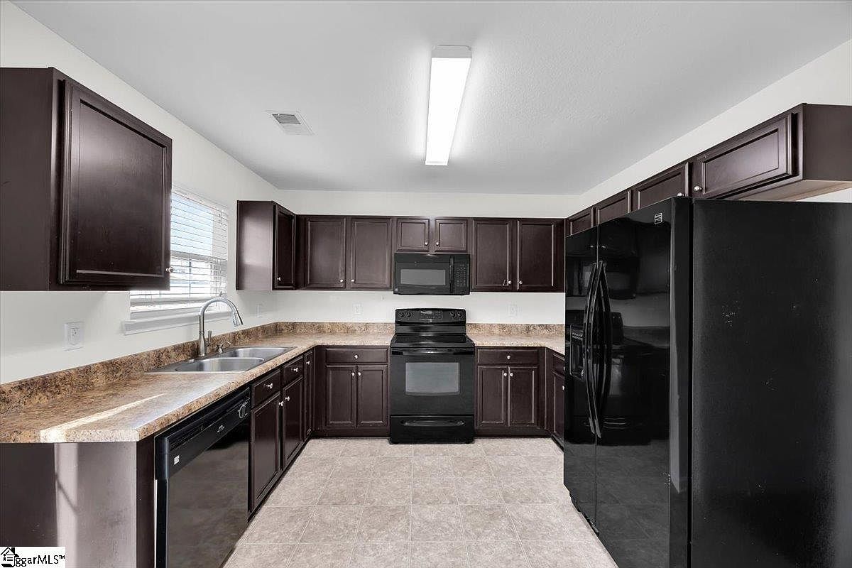 754 Markham Cir Moore, SC 29369  | Single Family