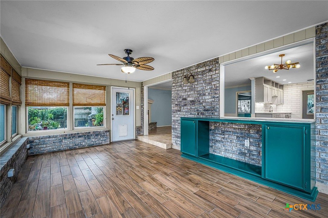 960 Twin Oaks Dr New Braunfels, TX 78130 | Single Family