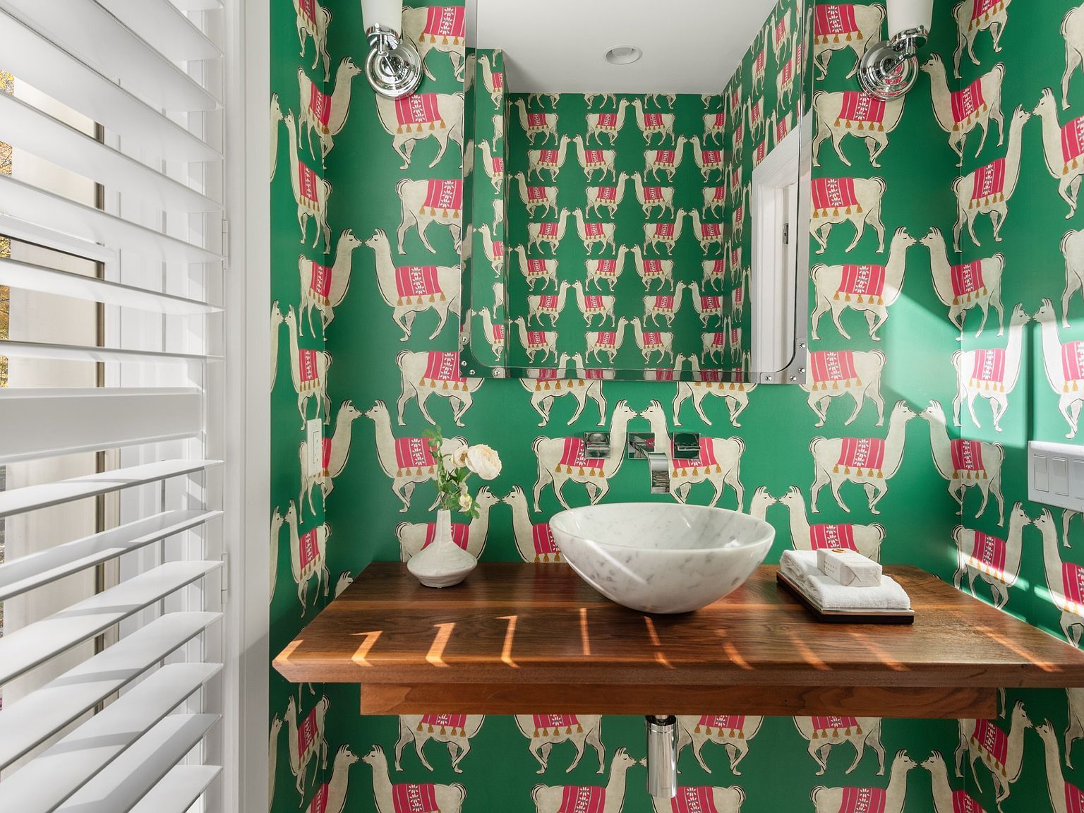 3 Mayflower Ln Weston, CT 06883  | Single Family