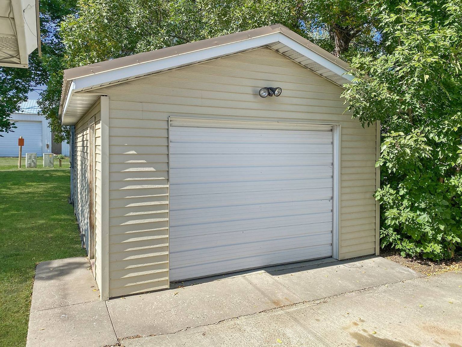 413 S Central Ave Fairview, MT 59221  | Single Family