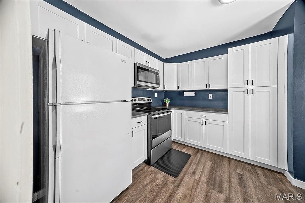 19 Lee Ave Ferguson, MO 63135  | Single Family