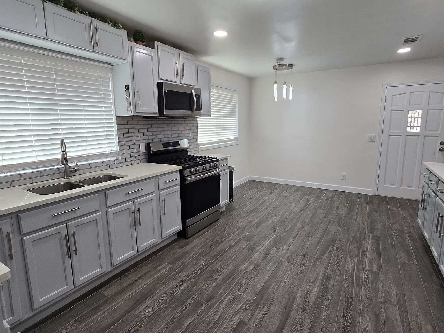 67 College Dr Laurel, MS 39440 | Single Family