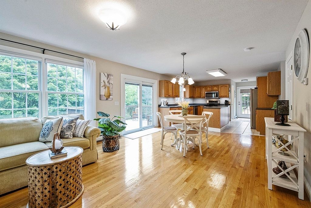 16 Peterson Rd Palmer, MA 01069  | Single Family