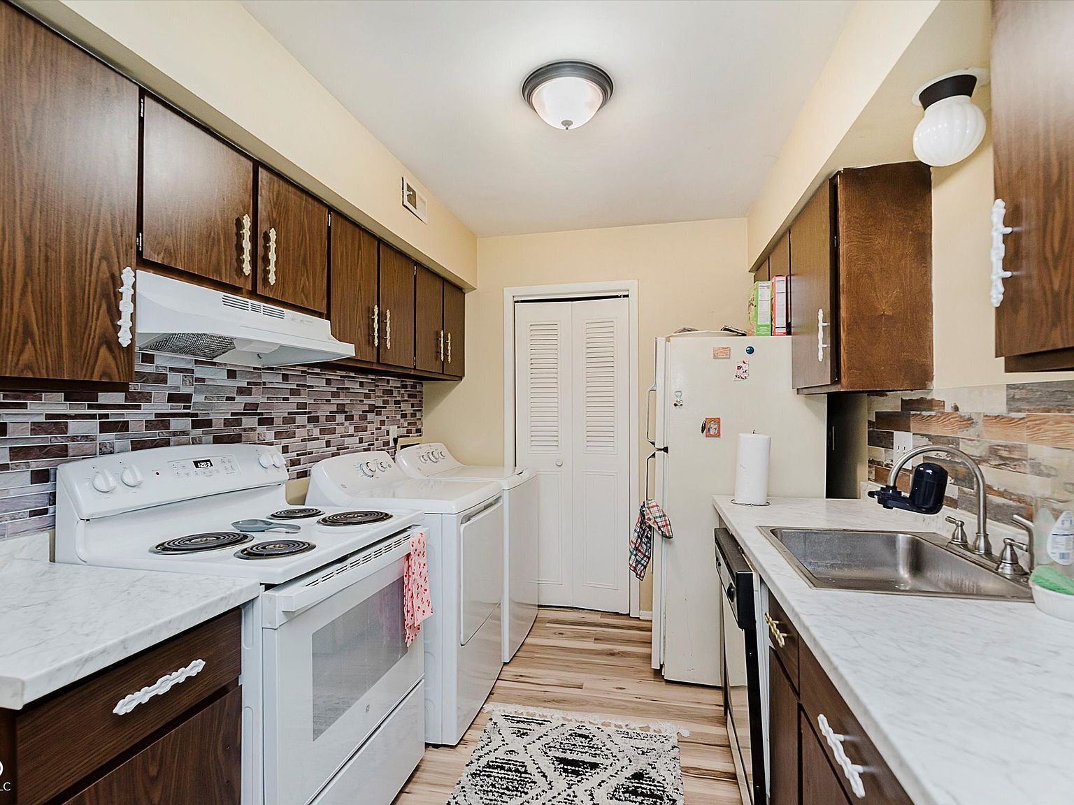 10057 Dedham Dr Indianapolis, IN 46229  | Condominium