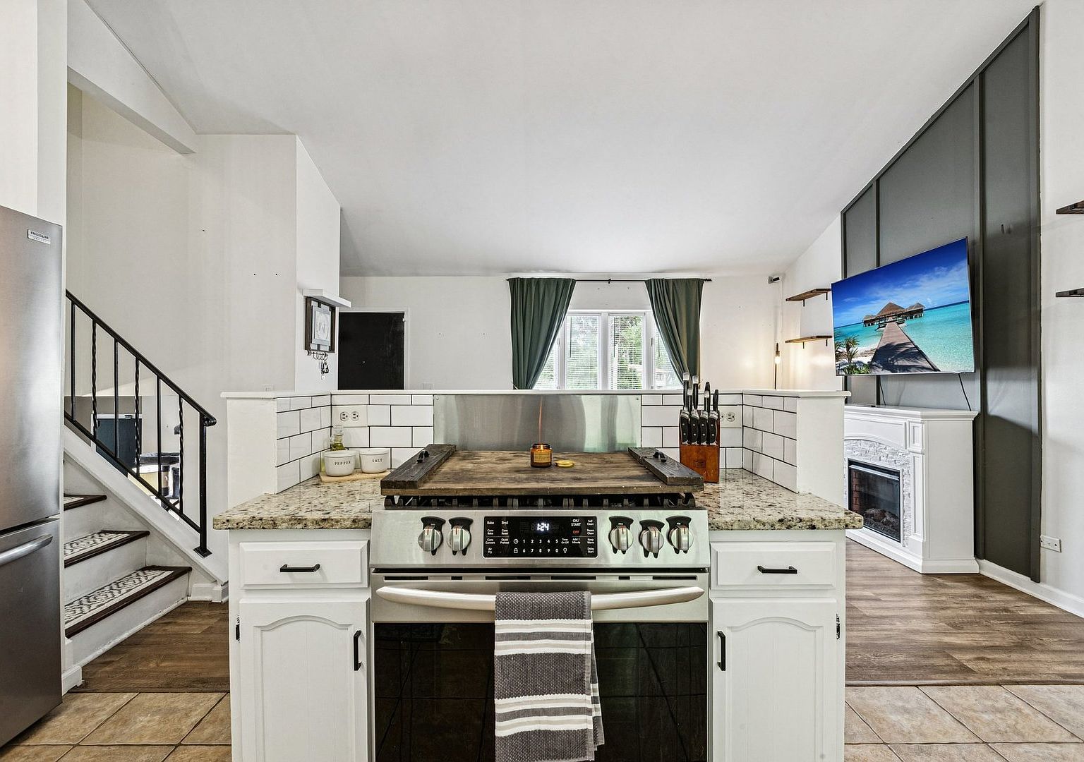 710 Greenbriar Ln Lindenhurst, IL 60046 | Single Family