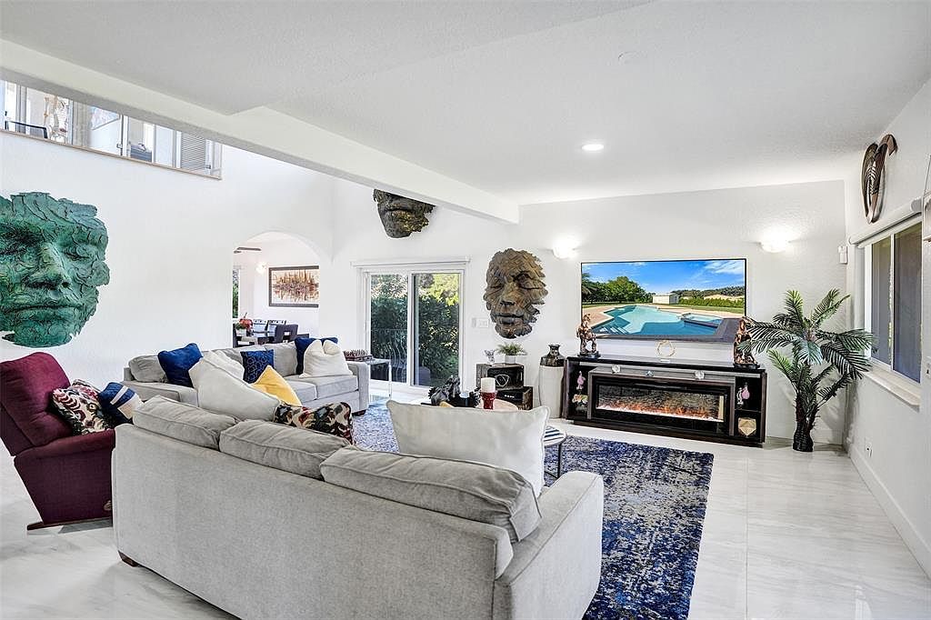 3061 SW 117th Ave Davie, FL 33330  | Single Family