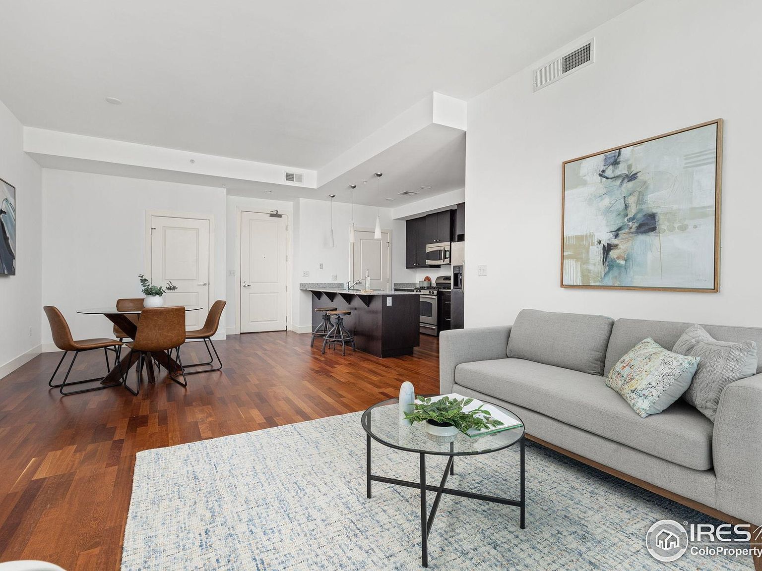 2001 Lincoln St Unit 2113 Denver, CO 80202  | Condominium