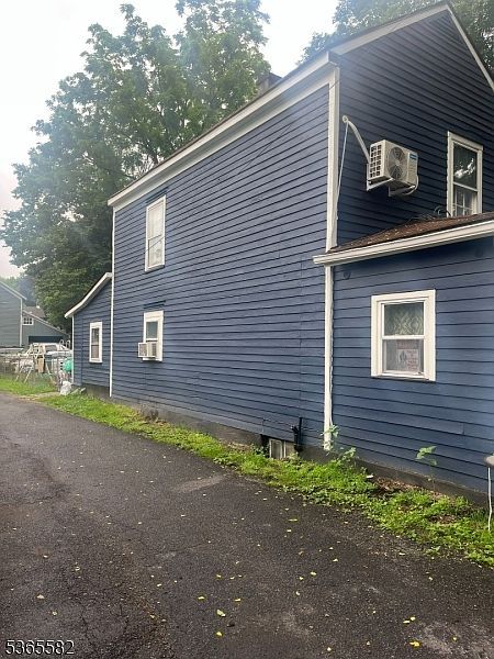 15 Fisk St Belvidere, NJ 07823  | Single Family