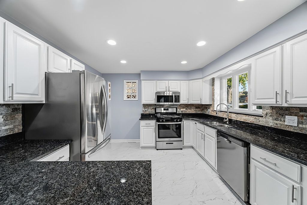 4024 W 106th St Oak Lawn, IL 60453  | Single Family