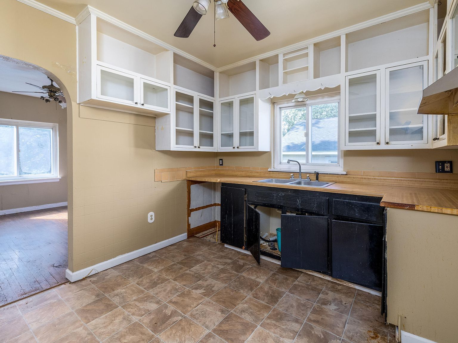 106 W Washington St Kentland, IN 47951 | Single Family