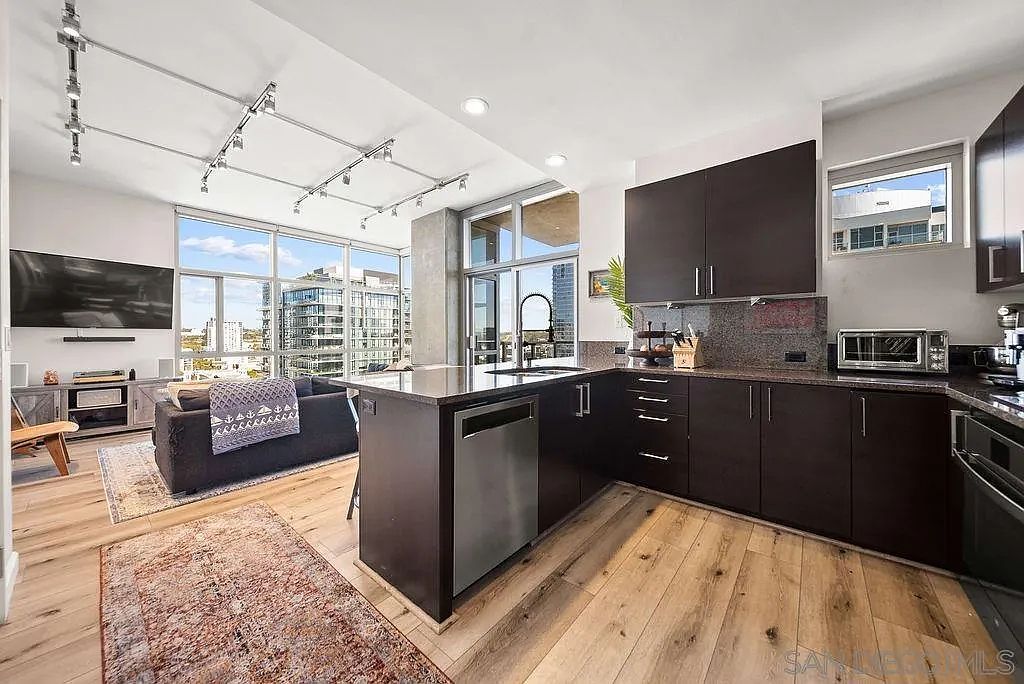 800 The Mark Ln Unit 2104 San Diego, CA 92101  | Condominium