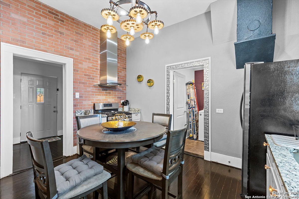 816 Wyoming St San Antonio, TX 78203 | Single Family