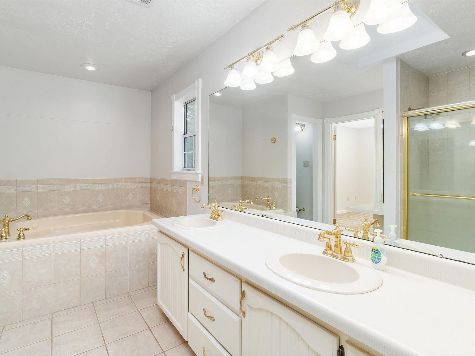 45 Gerona Way Hot Springs, AR 71909  | Single Family