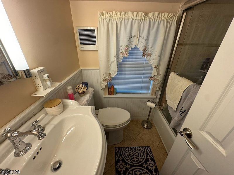 95 Elizabeth Pl Totowa, NJ 07512  | Single Family