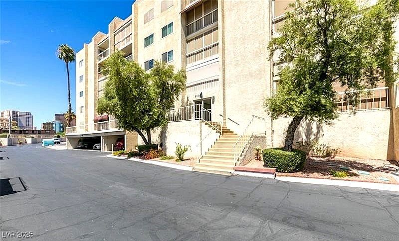 730 S Royal Crest Cir Unit 414 Las Vegas, NV 89169  | Condominium