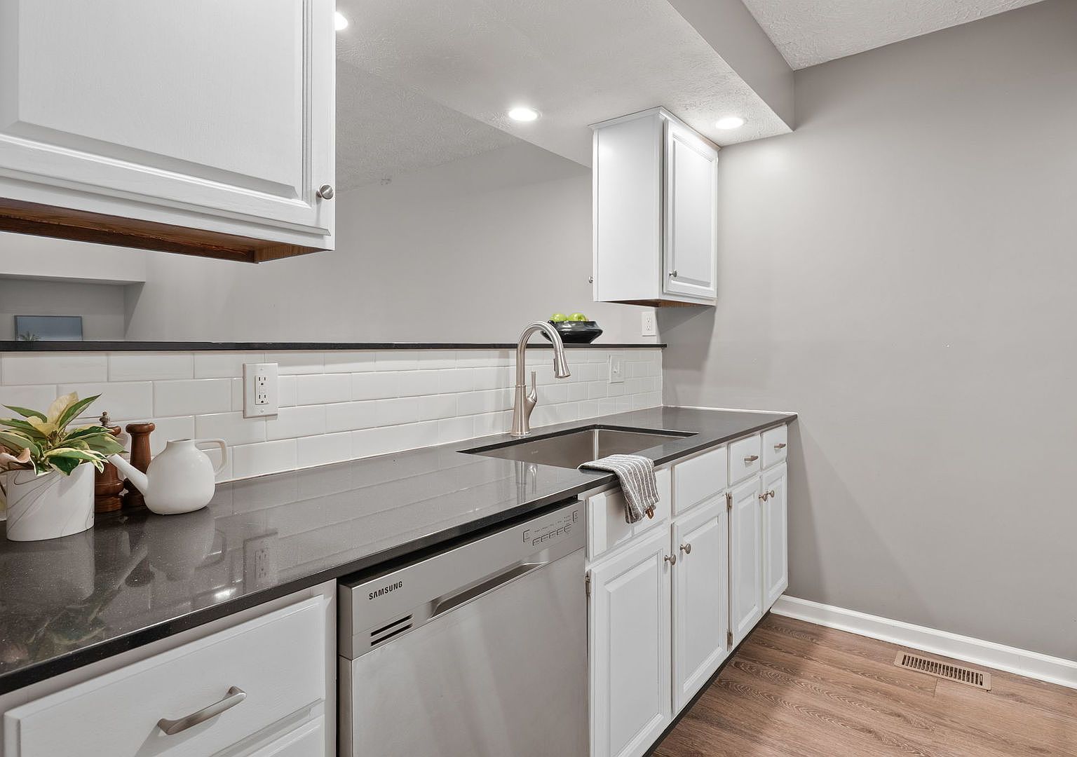 3558 N Willow Ct Bettendorf, IA 52722  | New build