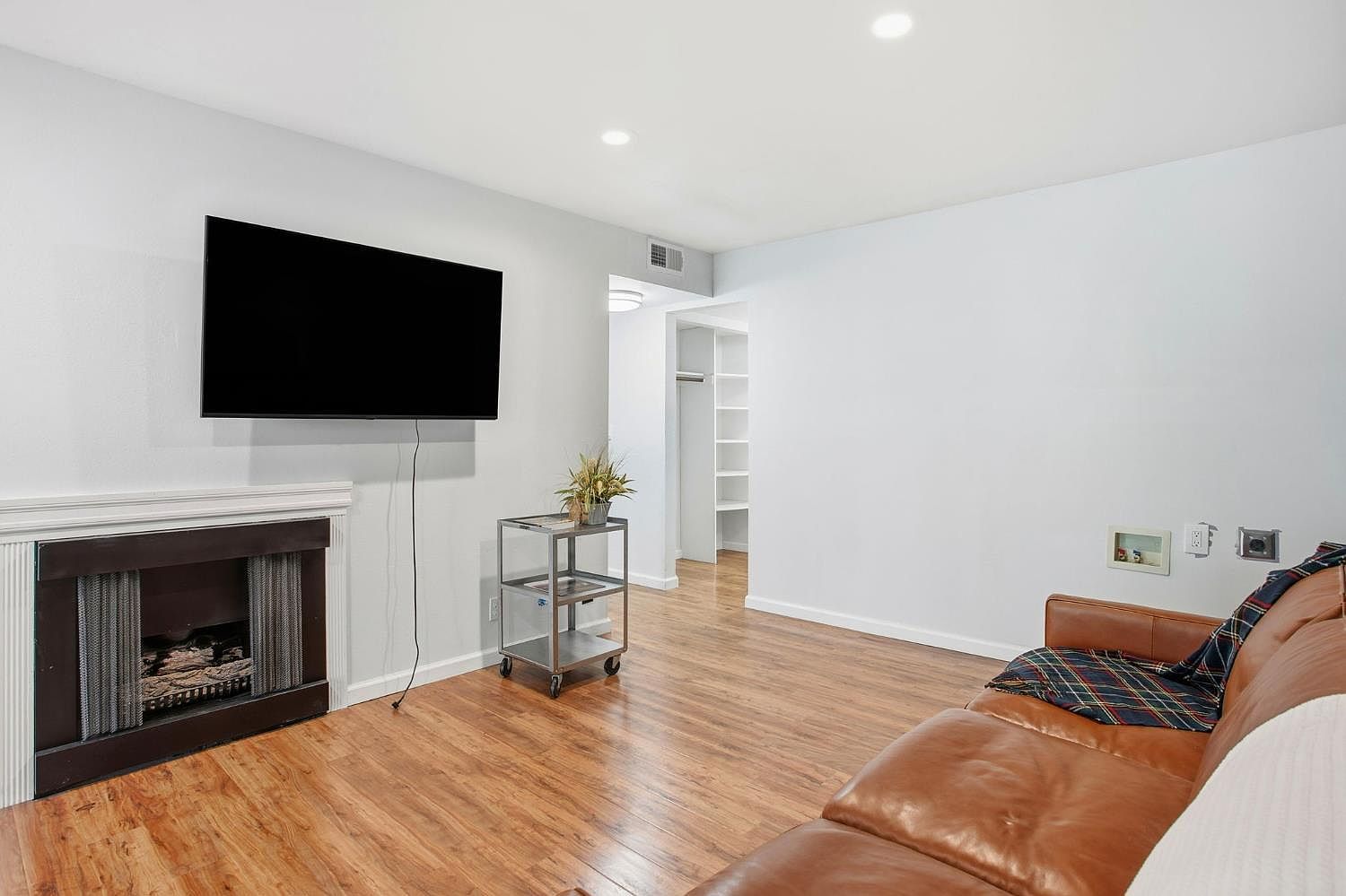 2482 Larkspur Ln APT 181 Sacramento, CA 95825  | Condominium