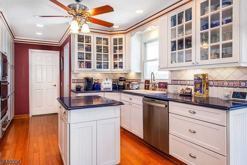 9 McAtee Ln Wanaque, NJ 07465  | Single Family