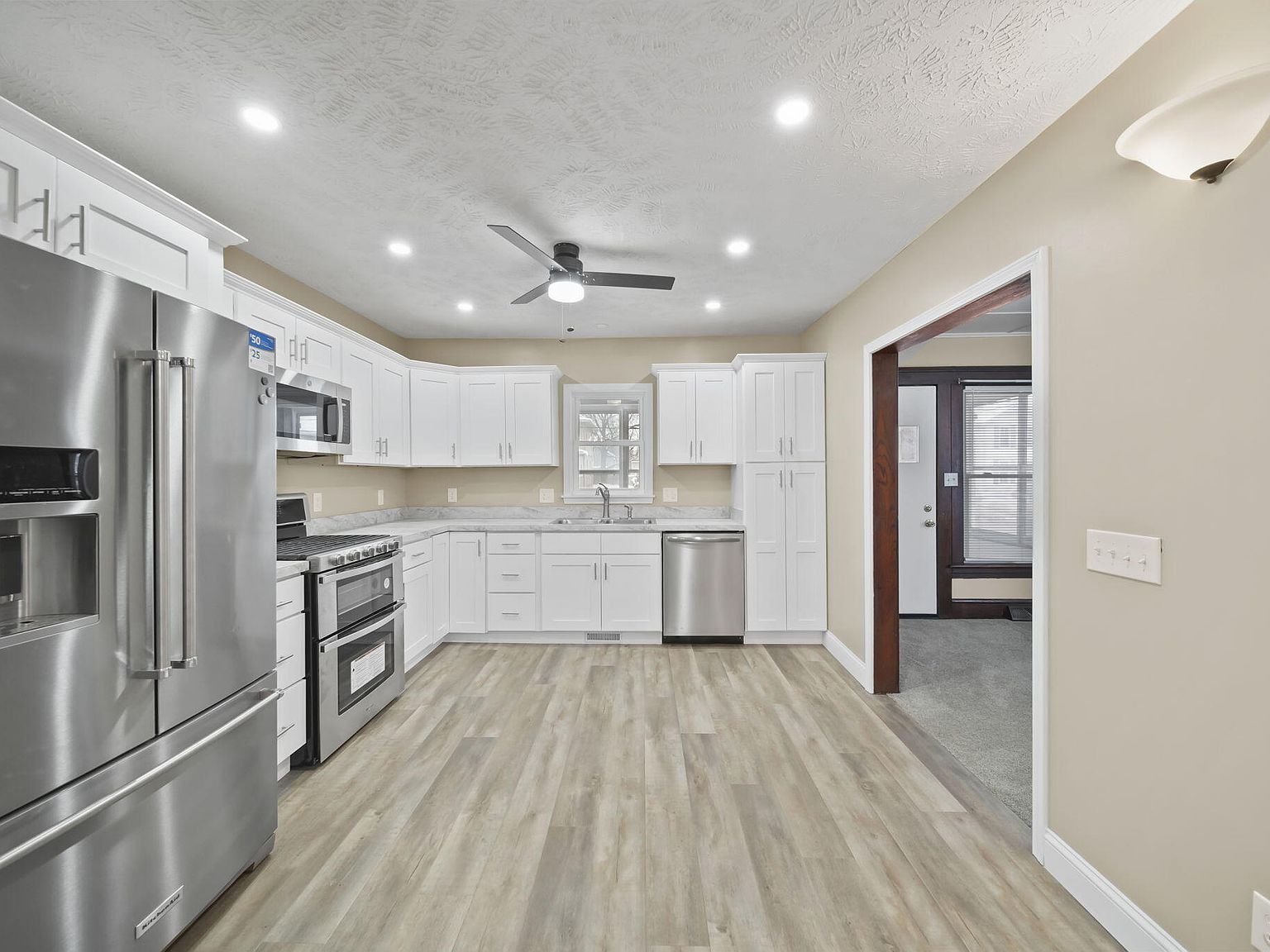 407 S West Ave Jackson, MI 49201  | Single Family