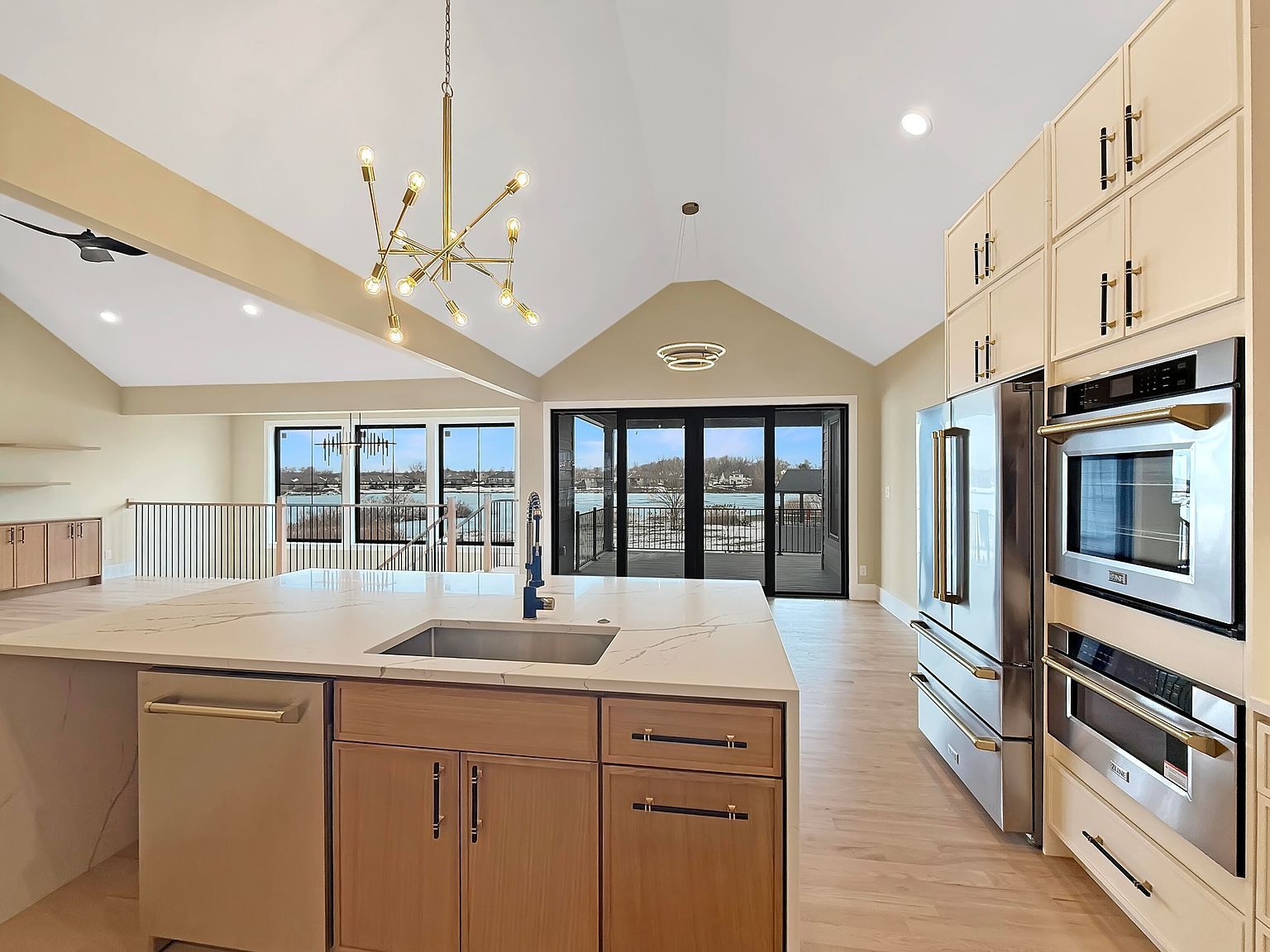 10102 Lakeview Dr Saint John, IN 46373 | Single Family