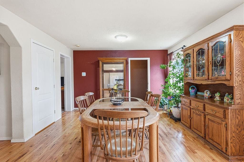 227 E Stringham Rd Rockford, WA 99030  | Single Family