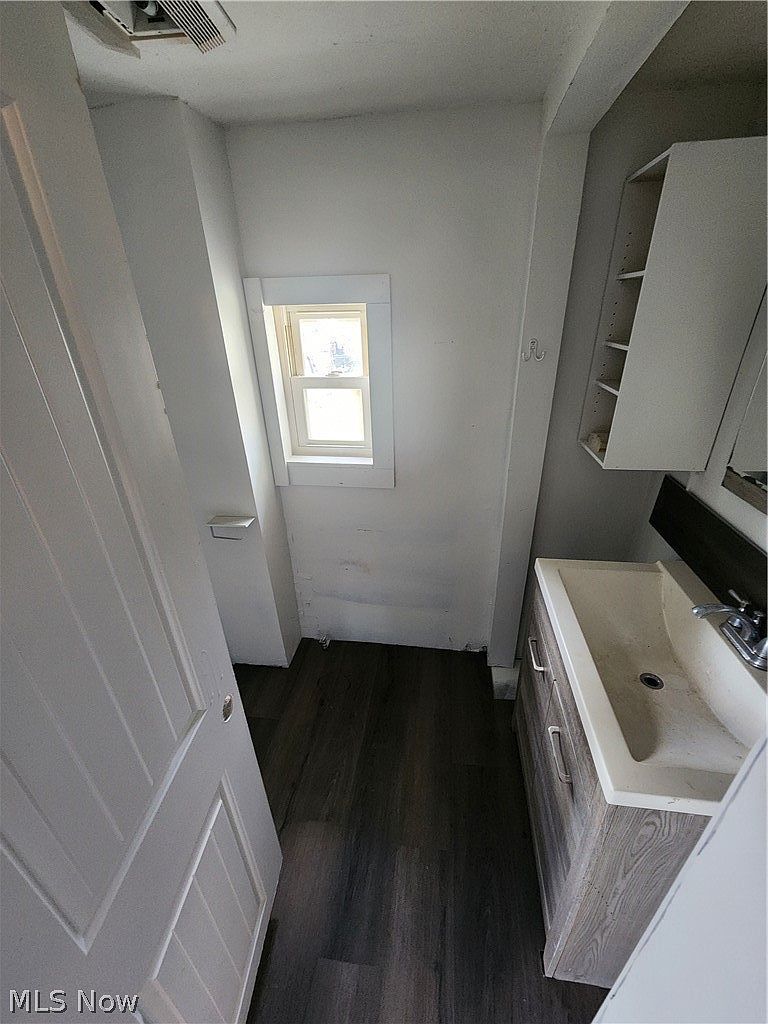 513 Rothrock Ave Akron, OH 44314 | Single Family