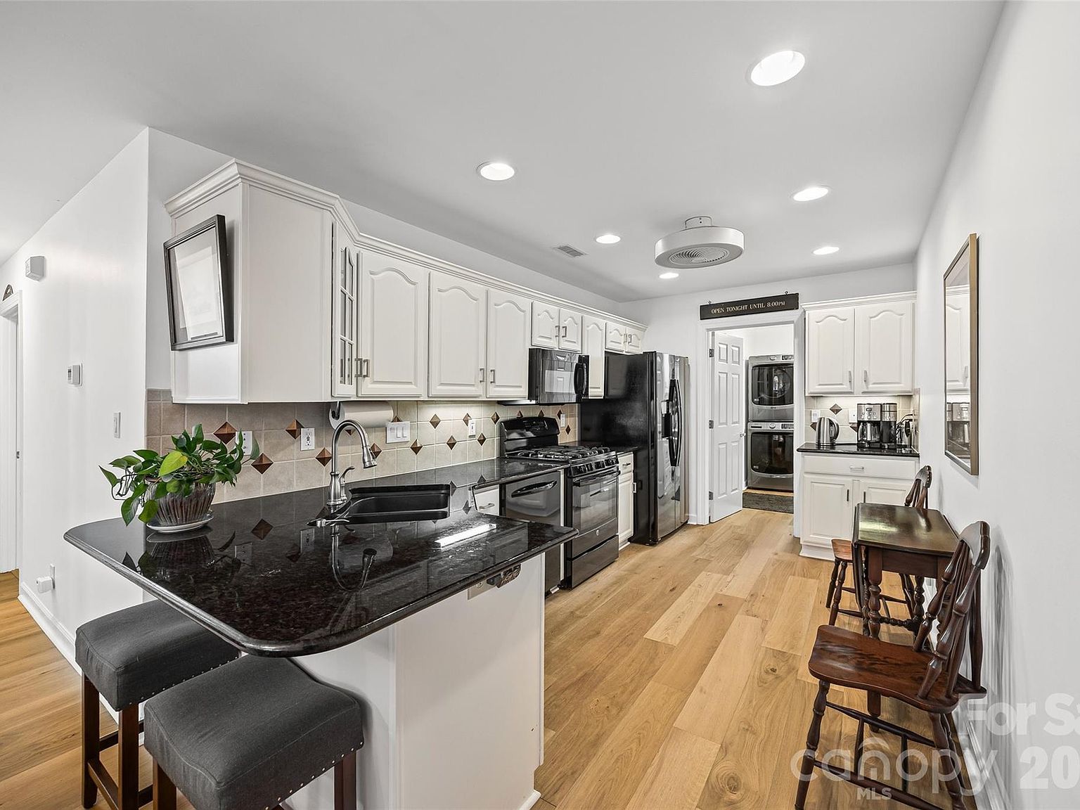 7439 Hurstbourne Green Dr Charlotte, NC 28277  | Condominium